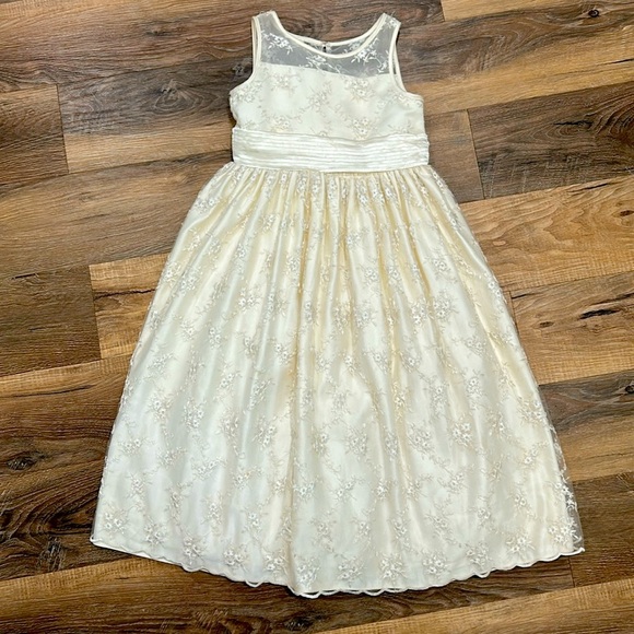 Cinderella Cream Girls Dress Formal layered tie back with zip up back - Picture 1 of 13